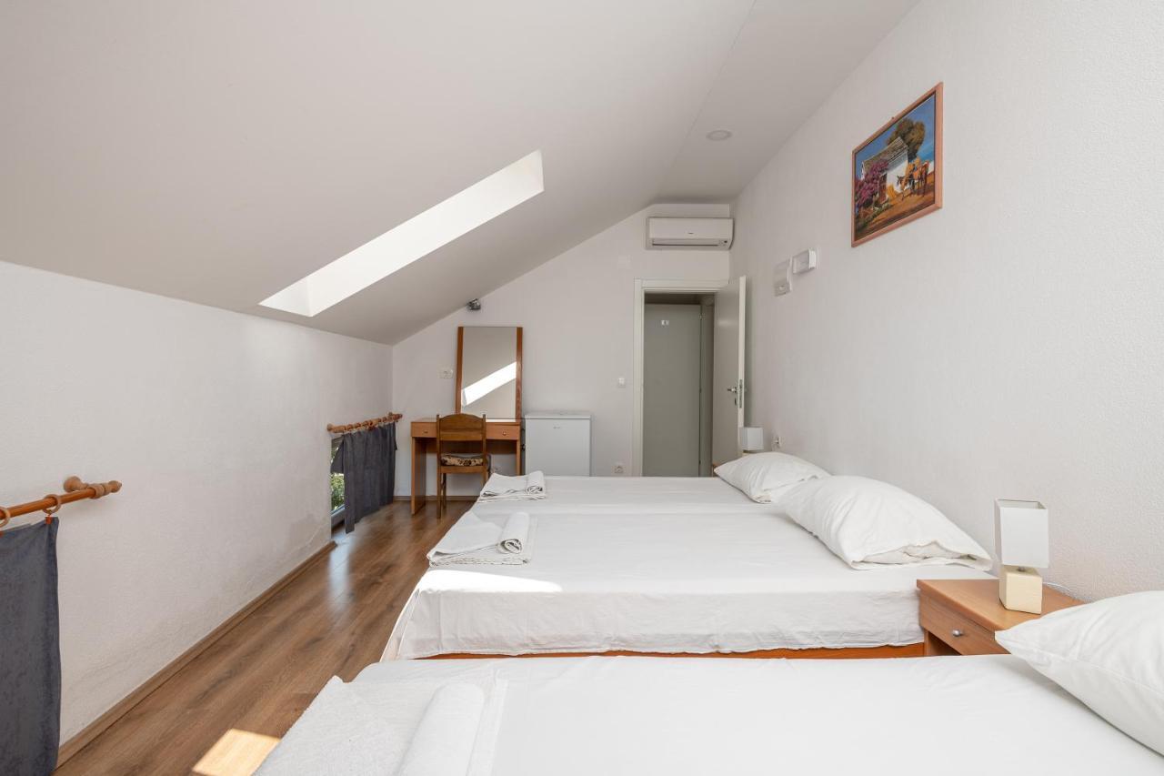 Country House Pansion Zvekovica Bagian luar foto
