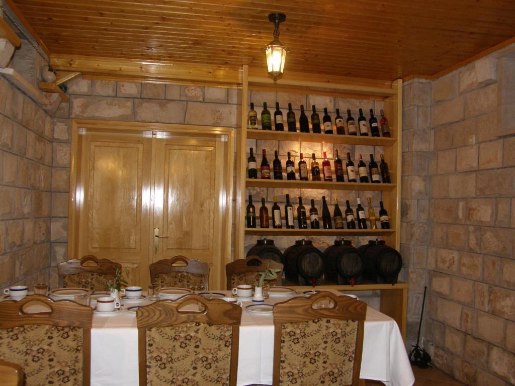 Country House Pansion Zvekovica Bagian luar foto