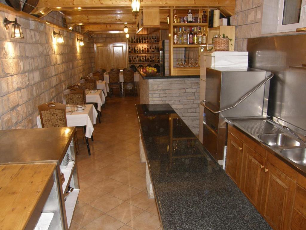 Country House Pansion Zvekovica Bagian luar foto